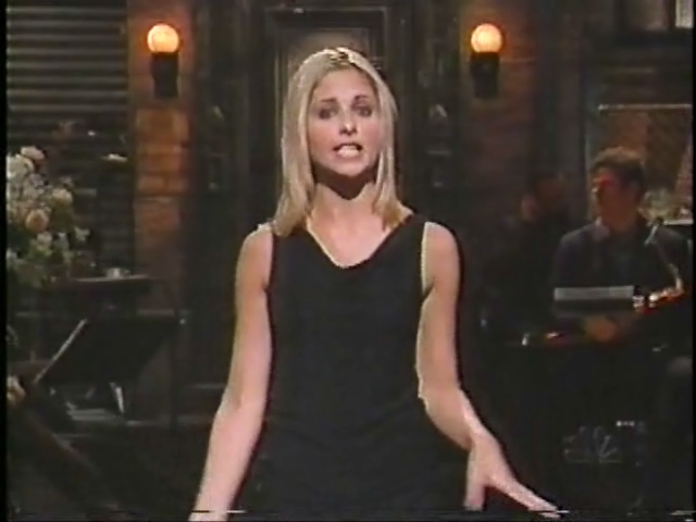 640px x 480px - January 17, 1998 â€“ Sarah Michelle Gellar / Portishead (S23 E11) â€“ The 'One  SNL a Day' Project